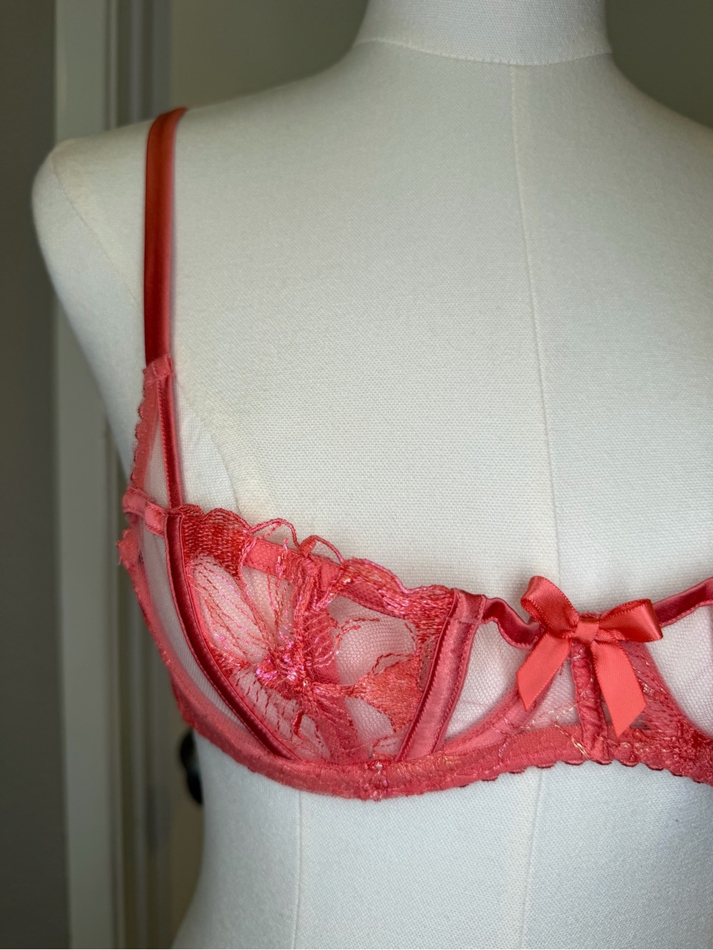 Agent Provocateur Lorna Pink Sheer Embroidered Plunge Underwire Bra 32B - Picture 3 of 14